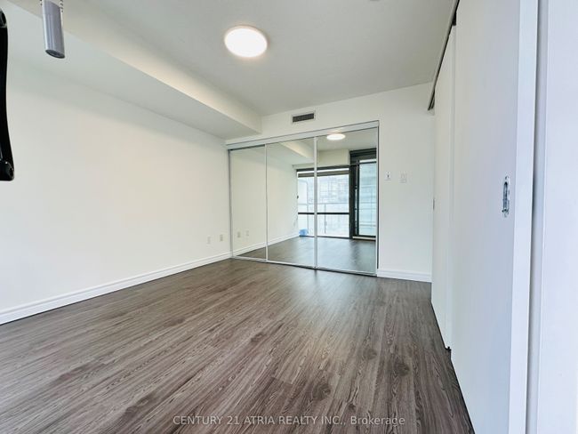 710 - 37 Grosvenor St, Condo with 2 bedrooms, 1 bathrooms and null parking in Toronto ON | Image 13