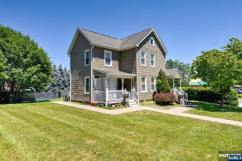 138 Hamburg Tpke, Bloomingdale, NJ, 07403-1217 | Card Image