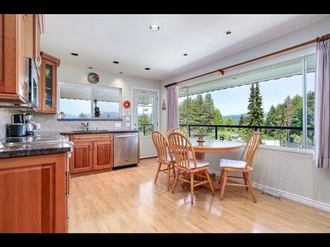 6005 Humphries Pl, House other with 5 bedrooms, 3 bathrooms and 6 parking in Burnaby BC | Image 10
