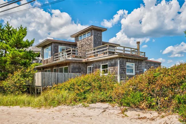 1 Whalebone Walk, House other with 3 bedrooms, 3 bathrooms and null parking in Patchogue NY | Image 4