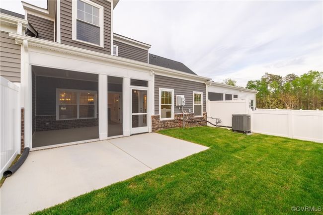 Photo from Boone Homes Gallery; photo of similar home, not home for sale; upgrades shown | Image 12