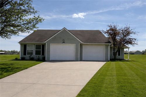 1207 Willow Brooke Dr, Cameron, MO, 64429 | Card Image