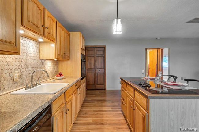 11-2898 E Lake Dr-64.jpg | Image 5