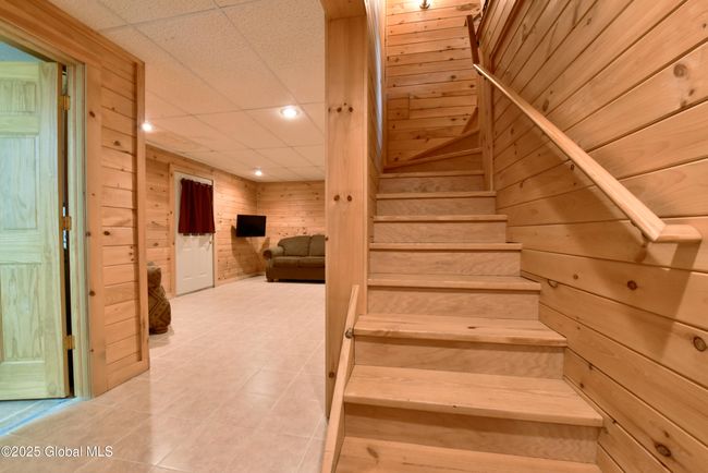 1370 Basement | Image 37