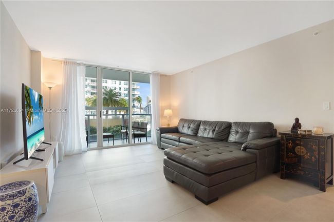 APT-704 - 1155 Brickell Bay Dr, Condo with 3 bedrooms, 2 bathrooms and null parking in Miami FL | Image 10