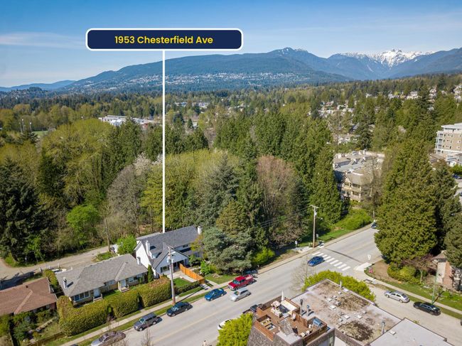 1953 Chesterfield Avenue, Home with 4 bedrooms, 3 bathrooms and 2 parking in North Vancouver BC | Image 2