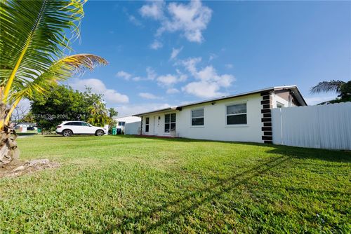 0-14515 Sw 105th Ct, Miami, FL, 33176-7028 | Card Image