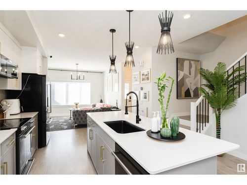 7343 179 Ave Nw, Edmonton, AB, T5Z0M7 | Card Image