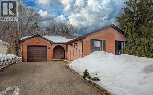 27 Erinbrook Drive, Kitchener, ON, N2E2V8 | Card Image