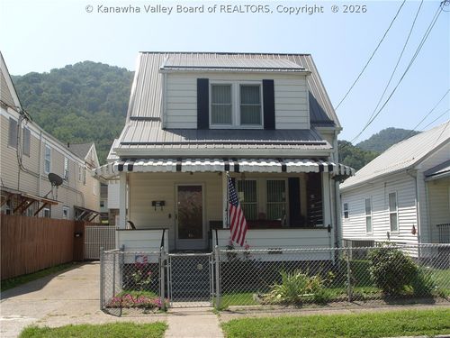 717 5th Ave, Montgomery, WV, 25136-2052 | Card Image