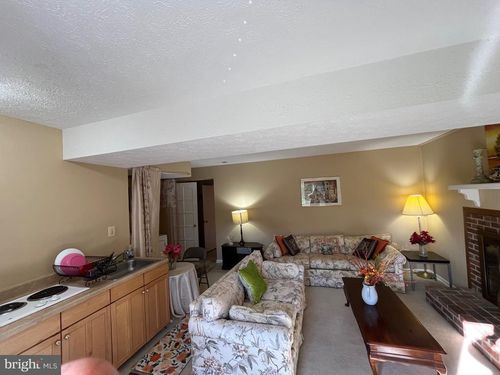 6220 Hidden Canyon Rd, CENTREVILLE, VA, 20120-1125 | Card Image