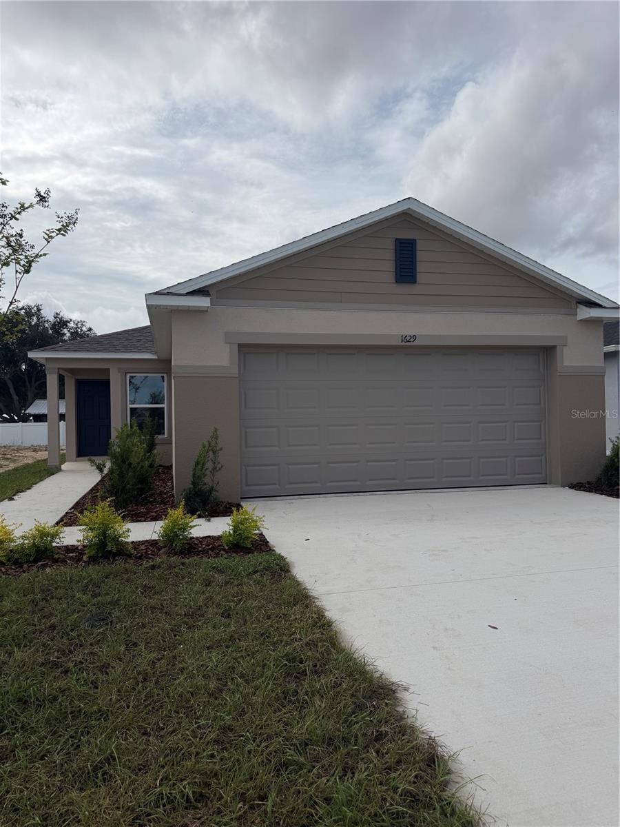 Residential Lease in LAKE WALES