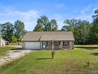 5207 County Road 222, House other with 3 bedrooms, 3 bathrooms and null parking in Hillsboro AL | Image 1