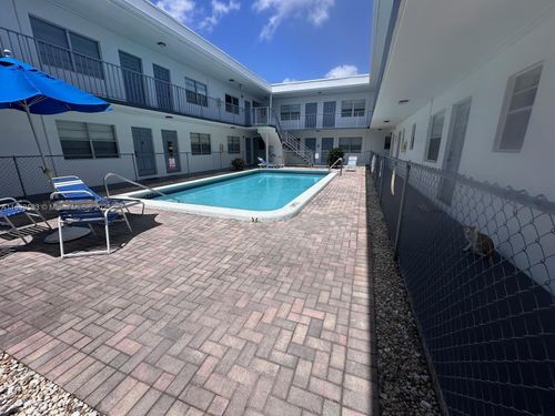 apt-213-30 Se 4th Ave, Hallandale Beach, FL, 33009-5535 | Card Image