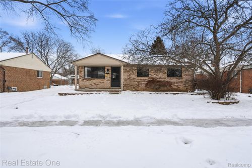 8422 Robindale Ave, Dearborn Heights, MI, 48127-1211 | Card Image