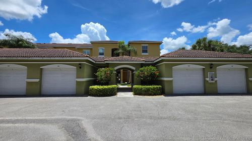 h105-5090 Fairways Cir, Vero Beach, FL, 32967-7438 | Card Image