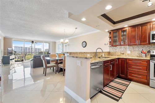 apt-712-2940 N Course Dr, Pompano Beach, FL, 33069-3883 | Card Image