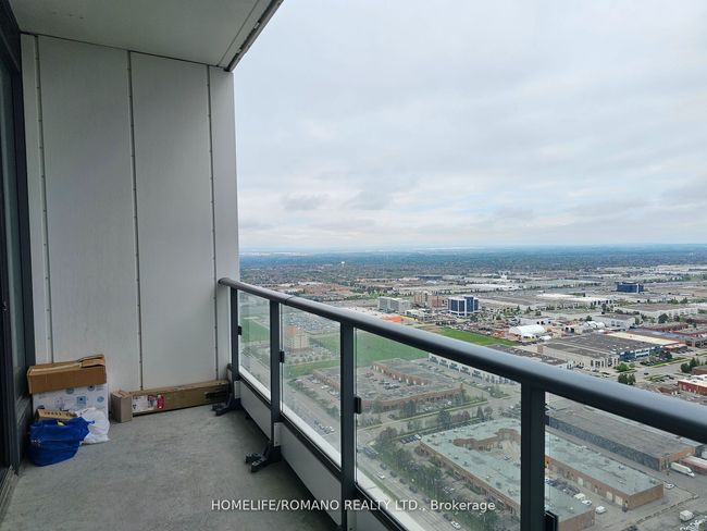 4311 - 5 Buttermill Ave, Condo with 1 bedrooms, 1 bathrooms and null parking in Vaughan ON | Image 5