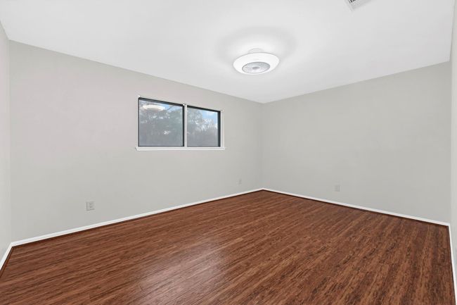 Secondary bedroom. | Image 27