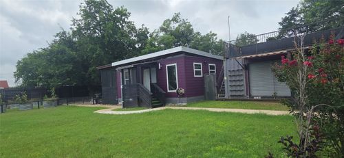 916 S Main St, Lockhart, TX, 78644-3618 | Card Image