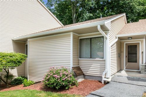 i-96 Molly Pitcher Ln, Yorktown Heights, NY, 10598-1551 | Card Image