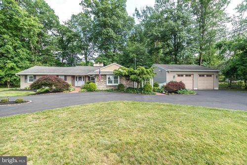 1311 E Prospect Ave, NORTH WALES, PA, 19454-2407 | Card Image
