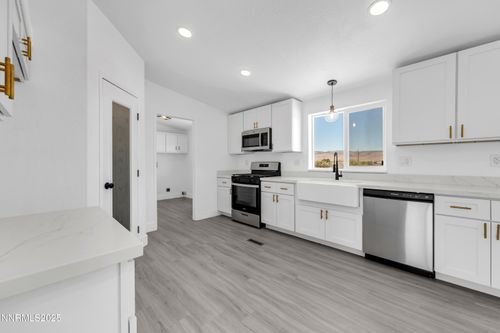 5300 Alder Ct, Silver Springs, NV, 89429-7379 | Card Image