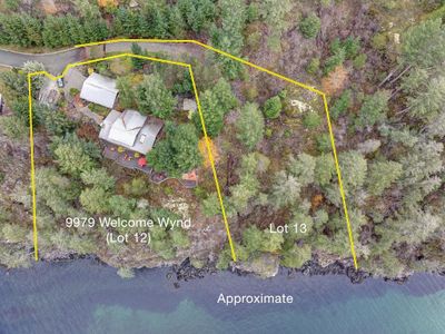 9979 Welcome Wynd, House other with 3 bedrooms, 2 bathrooms and 8 parking in Halfmoon Bay BC | Image 2