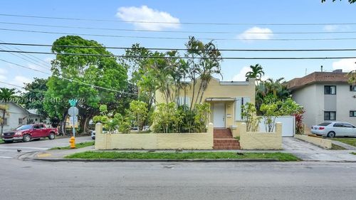 242 Sw 15th Ave, Miami, FL, 33135-3607 | Card Image