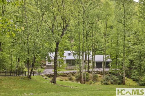 67 Chimney Overlook Dr, Scaly Mountain, NC, 28775-6618 | Card Image