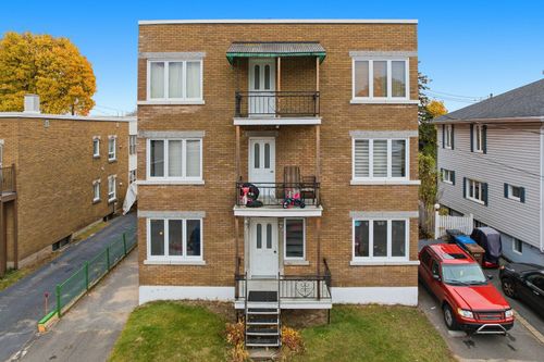 {{alt}} | Card Image