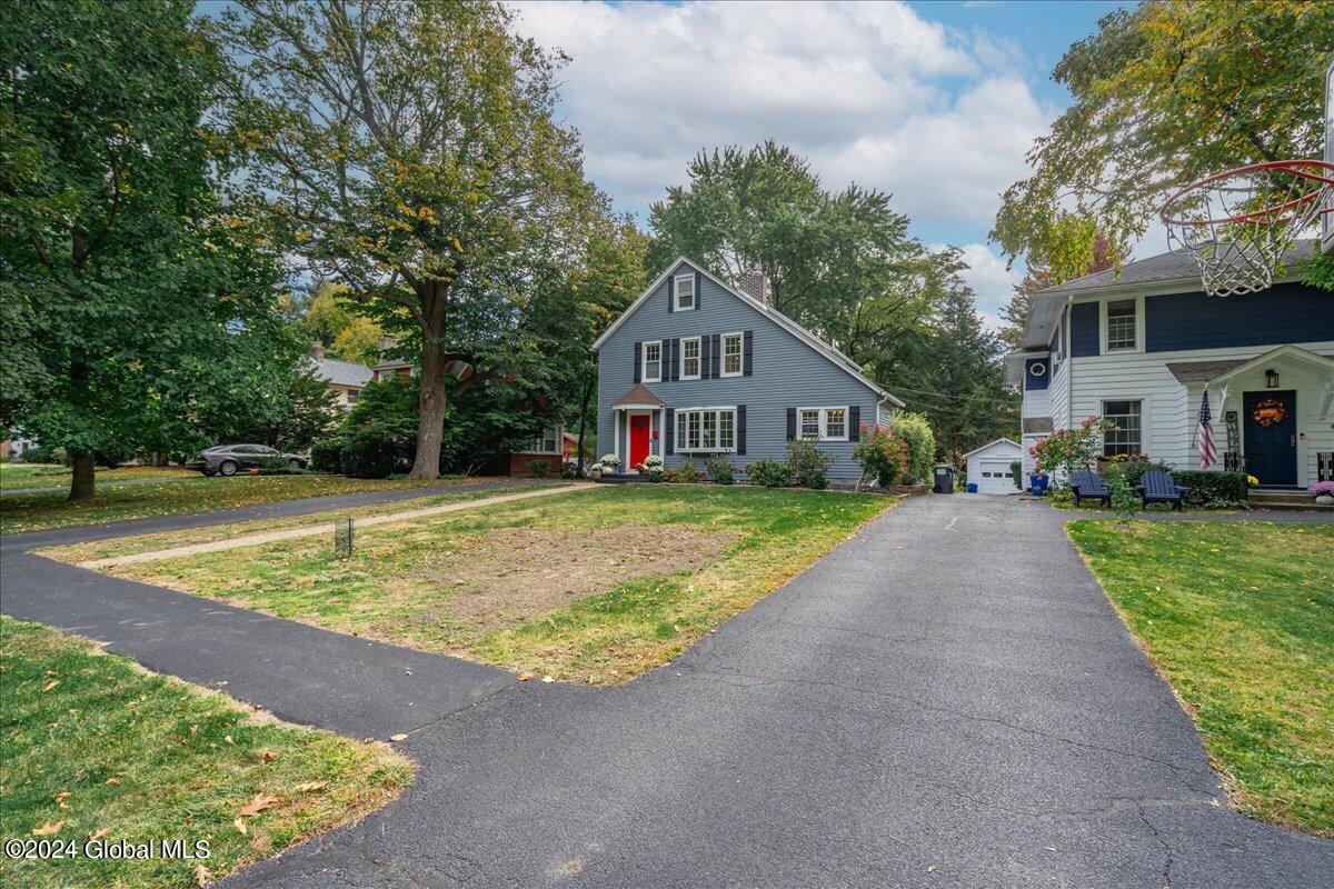 Country Club Dr, Schenectady, NY 12309