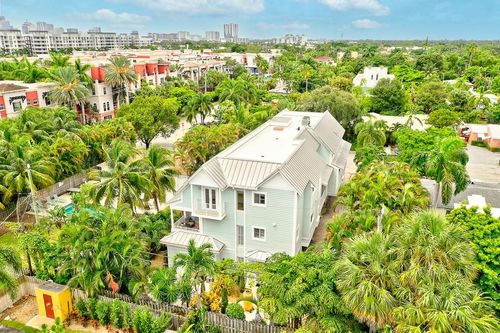 1112-1112 Ne 17th Way, Fort Lauderdale, FL, 33304-2432 | Card Image