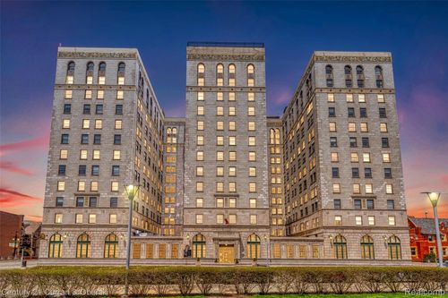 apt-1104-15 E Kirby St, Detroit, MI, 48202-4033 | Card Image