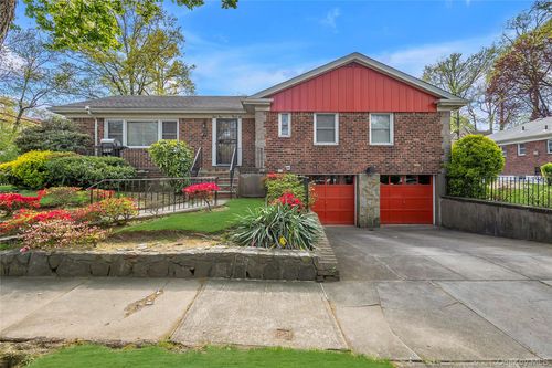 61-46 213th St, Oakland Gardens, NY, 11364-2127 | Card Image