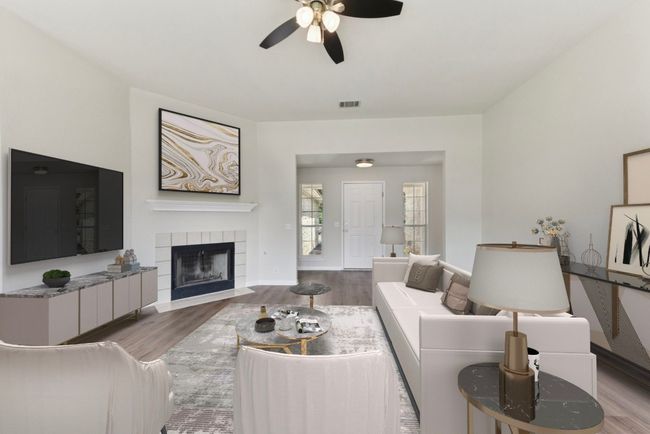 906 Jasmine Trl, House other with 3 bedrooms, 2 bathrooms and 4 parking in Georgetown TX | Image 4
