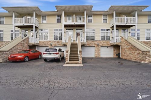 208 Beachwalk Trl, Luna Pier, MI, 48157-9401 | Card Image