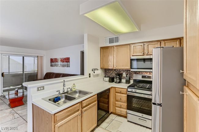 UNIT-104 - 3038 Tarpon Dr, Condo with 2 bedrooms, 1 bathrooms and null parking in Las Vegas NV | Image 8