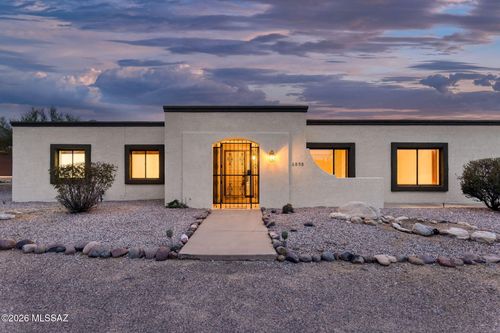 6090 N Calle De La Culebra, Tucson, AZ, 85718-3944 | Card Image