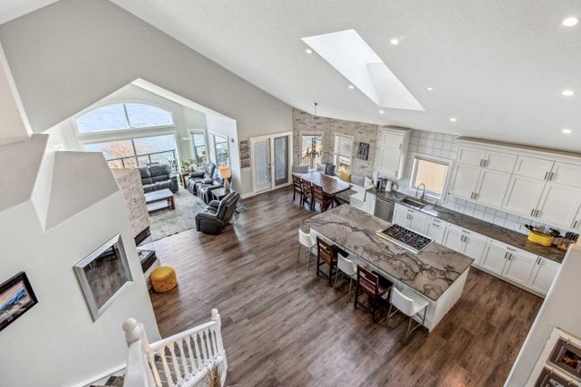 86 Chapala Crescent Se, Home with 5 bedrooms, 3 bathrooms and 5 parking in Calgary AB | Image 9