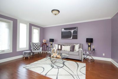 276 Thornton Rd N, House other with 3 bedrooms, 4 bathrooms and 4 parking in Oshawa ON | Image 3