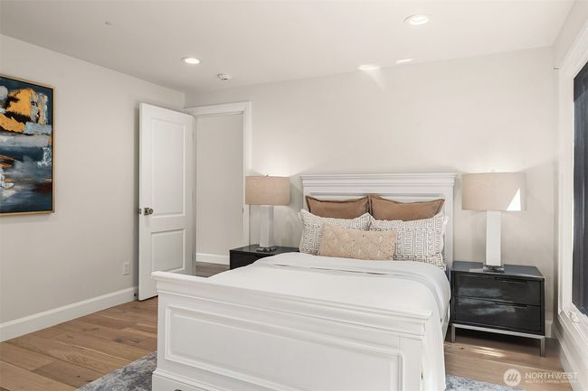 8620 N Mercer Way, House other with 5 bedrooms, 5 bathrooms and 3 parking in Mercer Island WA | Image 28