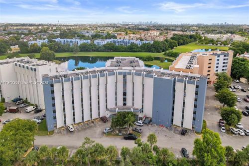 apt-108-9686 Fontainebleau Blvd, Miami, FL, 33172-4125 | Card Image