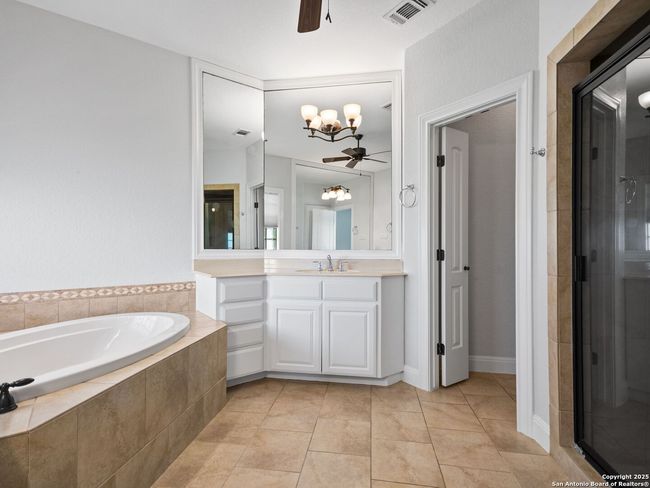 30031 Cibolo Trce, House other with 3 bedrooms, 3 bathrooms and null parking in Fair Oaks Ranch TX | Image 32