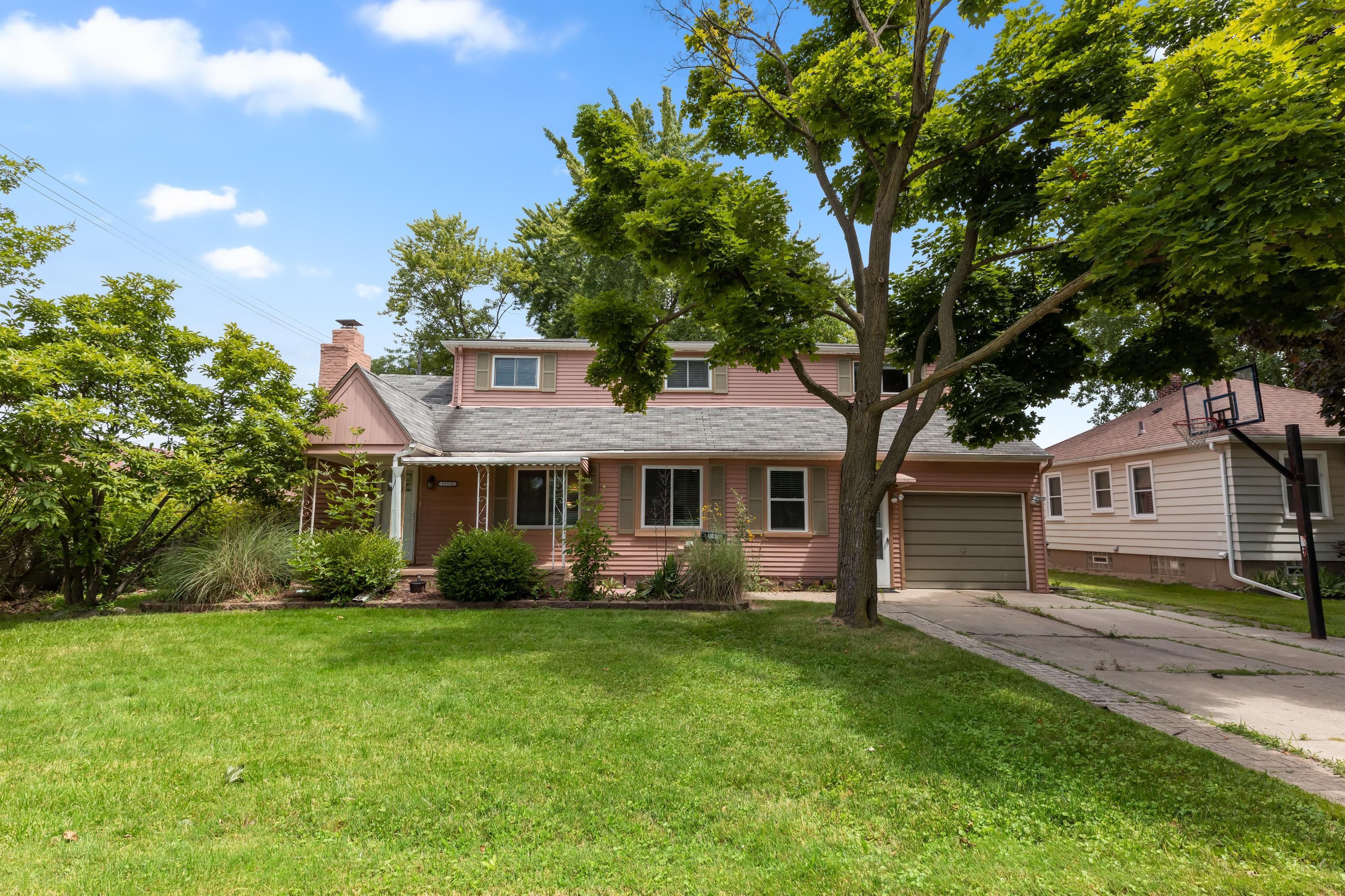 Shady Lane Ave, Saint Clair Shores, MI 48080