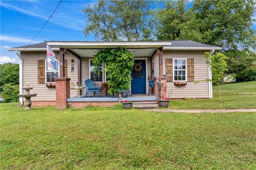 112 Hillcrest St, Jonesville, NC, 28642-2514 | Card Image