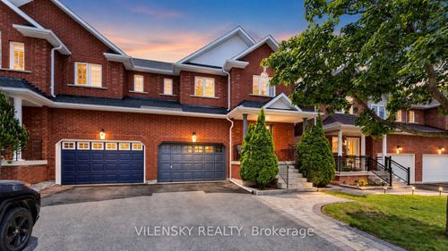96 Sawmill Valley Dr, Newmarket, ON, L3X2S3 | Card Image