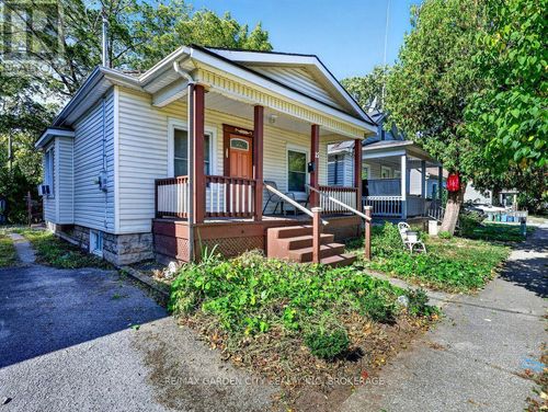15 Rodman St, St Catharines, ON, L2R5C9 | Card Image