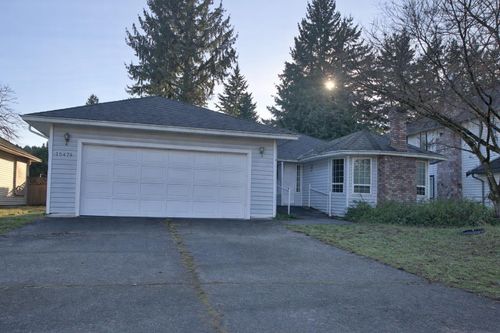 15474 92a Ave, Surrey, BC, V3R9B1 | Card Image