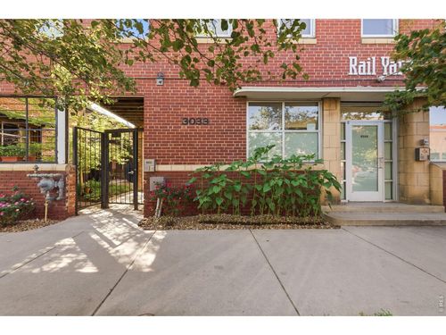 112-3033 Blake St, Denver, CO, 80205-2331 | Card Image